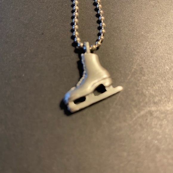 Pewter figure skate necklace - Picture 2 of 7
